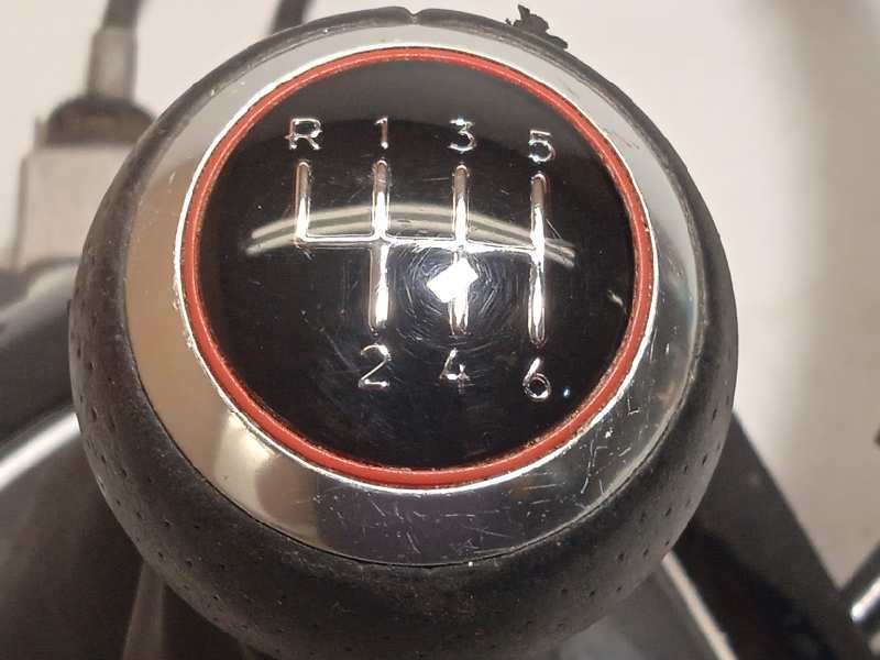 Recambio de palanca cambio para audi q3 (8ug) attraction referencia OEM IAM 5N0711049T  