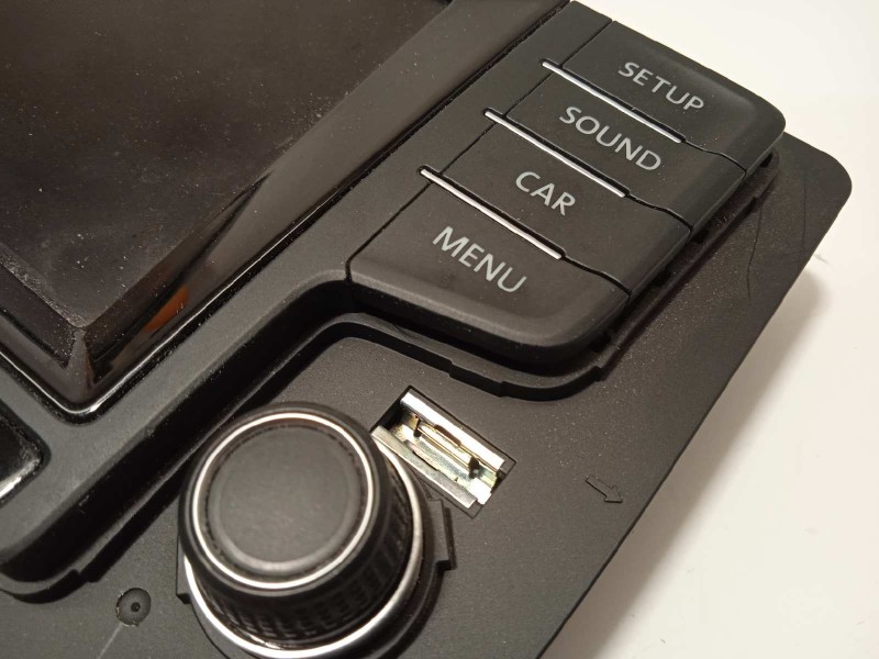 Recambio de pantalla multifuncion para volkswagen golf vii lim. edition bluemotion referencia OEM IAM 5G0919605  