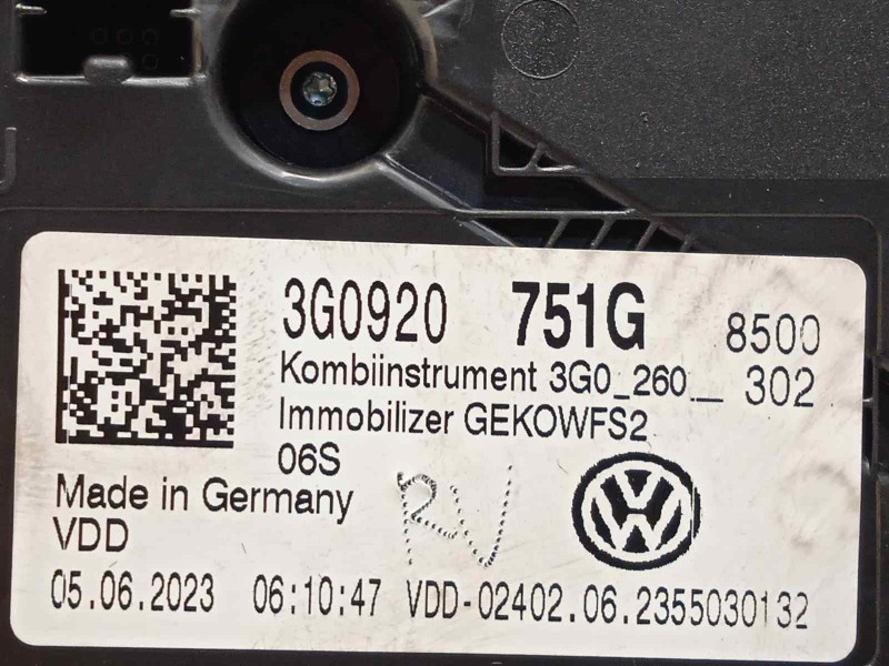 Recambio de cuadro instrumentos para volkswagen passat variant (cb5) 2.0 bluemotion referencia OEM IAM 3G0920751G  