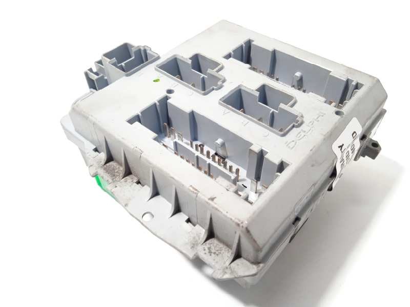 Recambio de caja reles / fusibles para fiat linea (110) dynamic referencia OEM IAM 51799849  