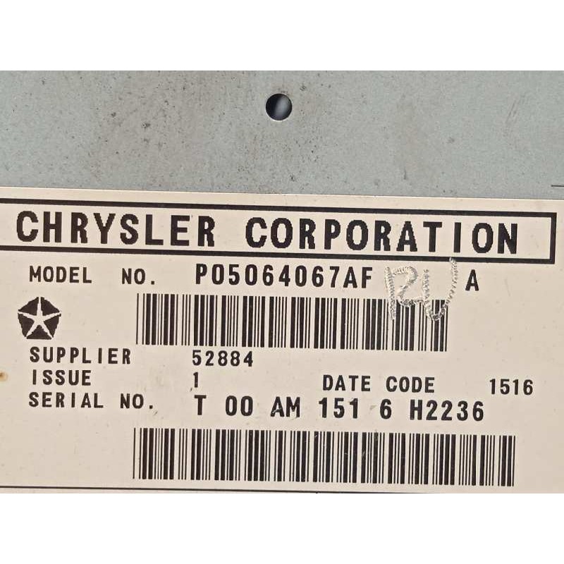Recambio de sistema audio / radio cd para chrysler 300 c 3.0 crd referencia OEM IAM P05064067AF  