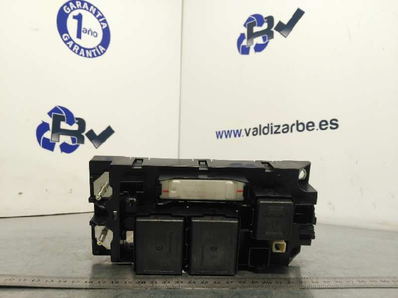 Recambio de caja reles / fusibles para lexus nx 300h 4wd referencia OEM IAM G92Z153010  7D190384