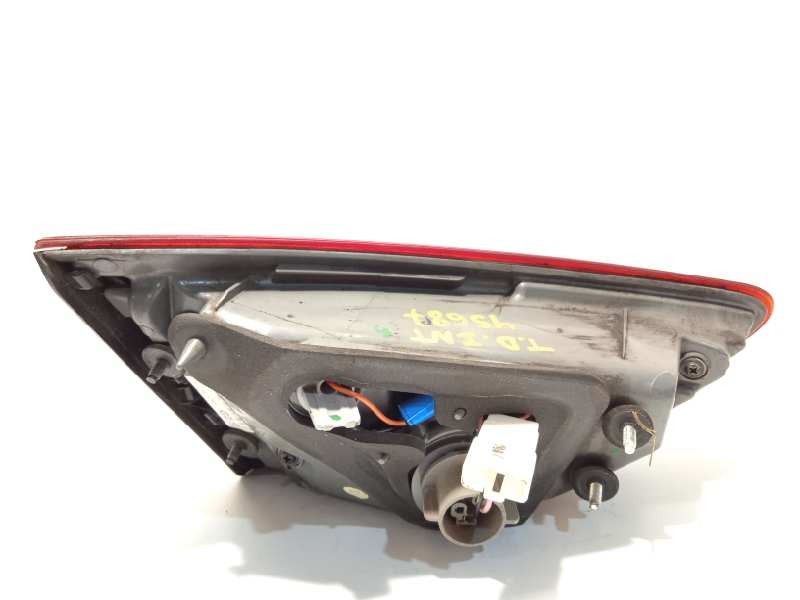 Recambio de piloto trasero derecho interior para hyundai i30 (gd) 1.4 cat referencia OEM IAM 92404A5010  