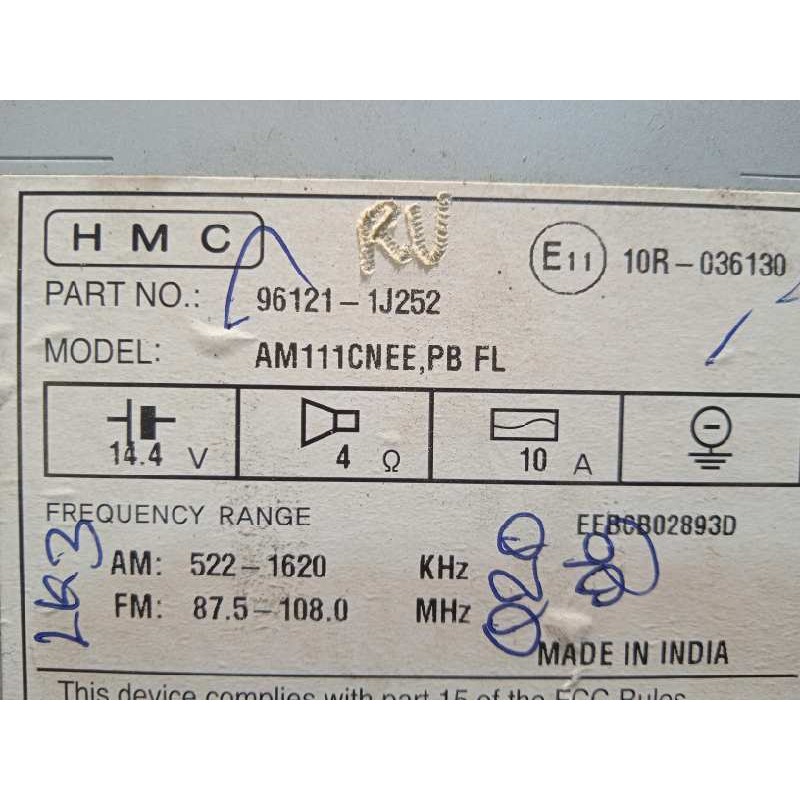 Recambio de sistema audio / radio cd para hyundai i20 city s referencia OEM IAM 961211J252  