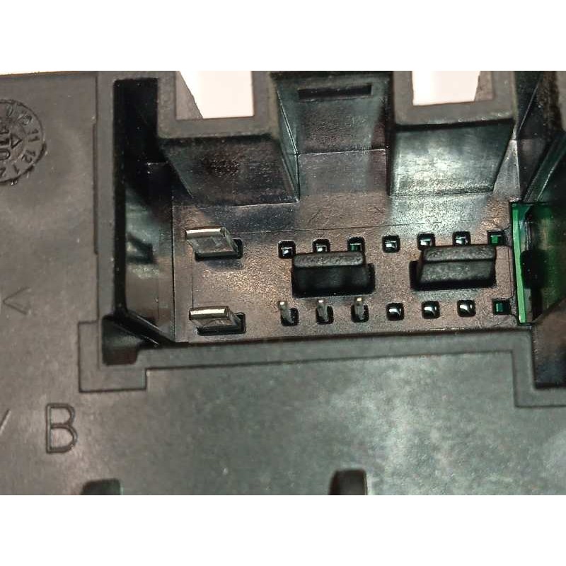 Recambio de elevalunas trasero derecho para volkswagen polo (6r1) advance referencia OEM IAM 6R0959812F  0130822533