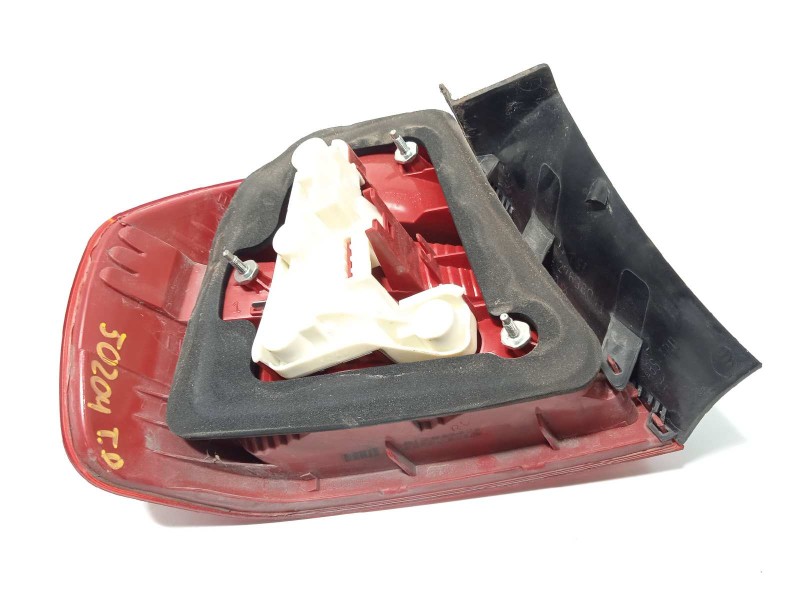 Recambio de piloto trasero derecho para bmw serie 3 berlina (e90) 318d referencia OEM IAM 6937458  63216937458