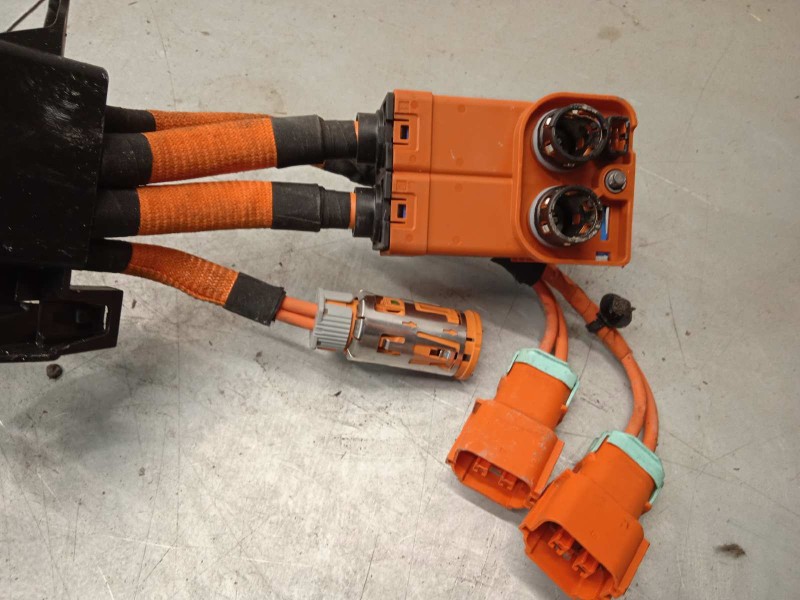 Recambio de modulo electronico para peugeot 308 1.6 allure hybrid referencia OEM IAM 9842165980  