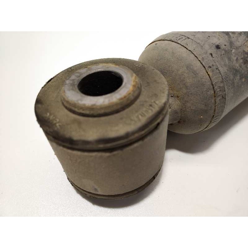 Recambio de amortiguador trasero derecho para renault captur 0.9 energy referencia OEM IAM 562105955R  