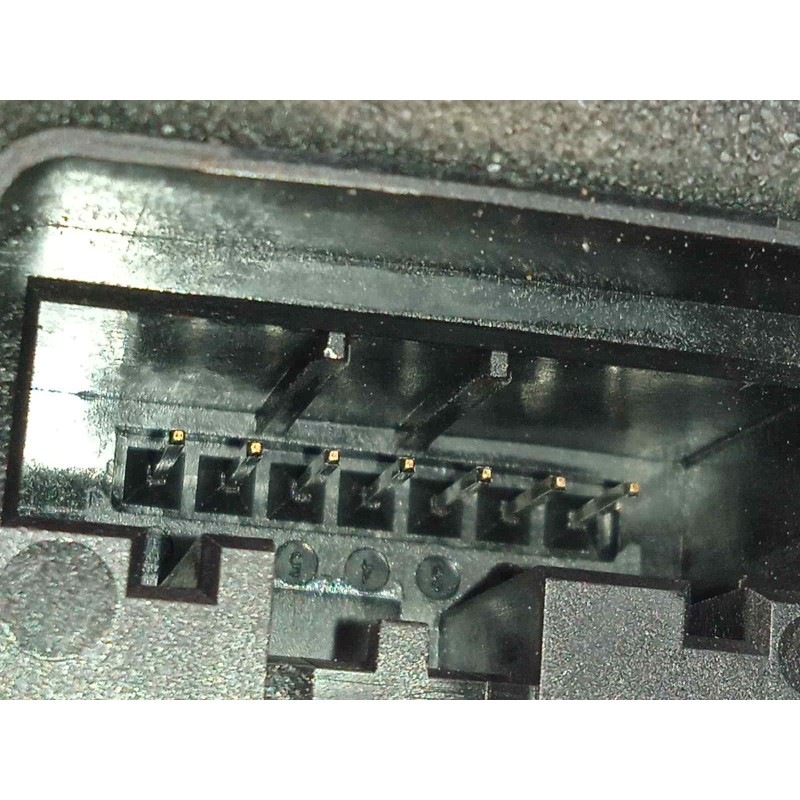 Recambio de cerradura puerta trasera izquierda para volkswagen passat variant (cb5) 2.0 bluemotion referencia OEM IAM 5TA839015Q