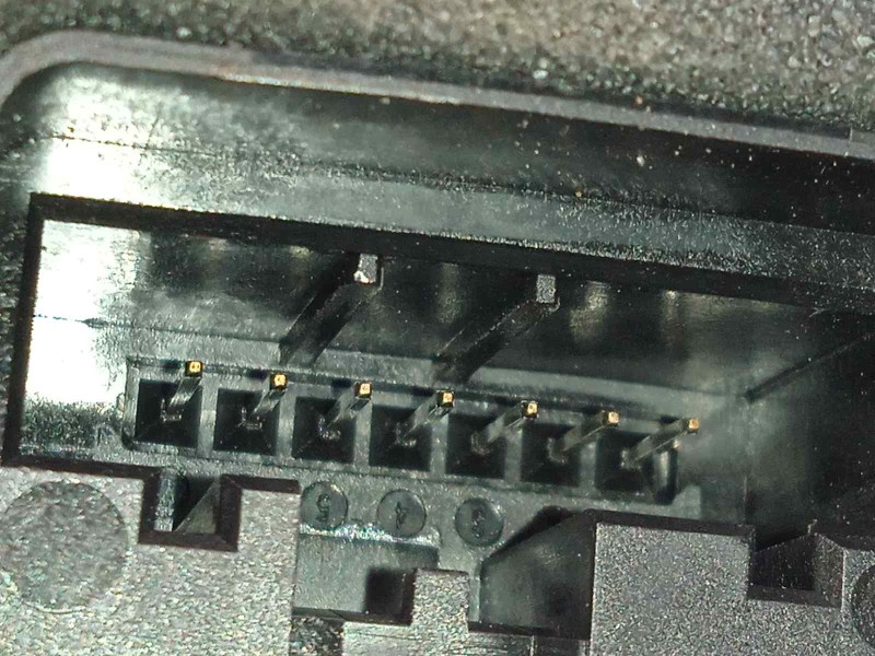 Recambio de cerradura puerta trasera izquierda para volkswagen passat variant (cb5) 2.0 bluemotion referencia OEM IAM 5TA839015Q