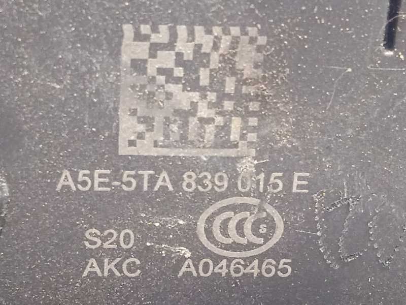 Recambio de cerradura puerta trasera izquierda para skoda fabia 1.0 mpi referencia OEM IAM 5TA839015E  A5E5TA839015E