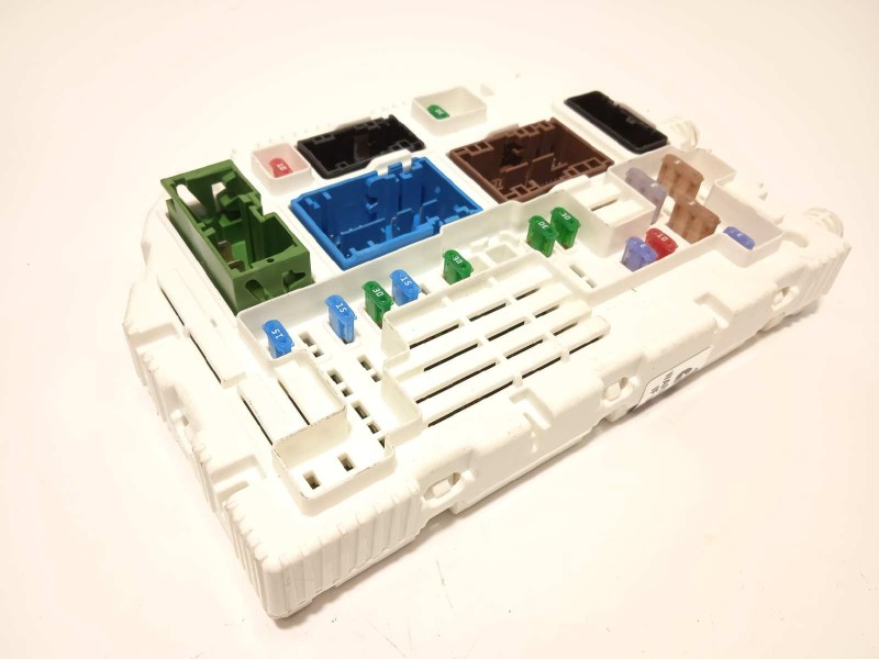 Recambio de caja reles / fusibles para peugeot 308 1.6 allure hybrid referencia OEM IAM 9846631480  