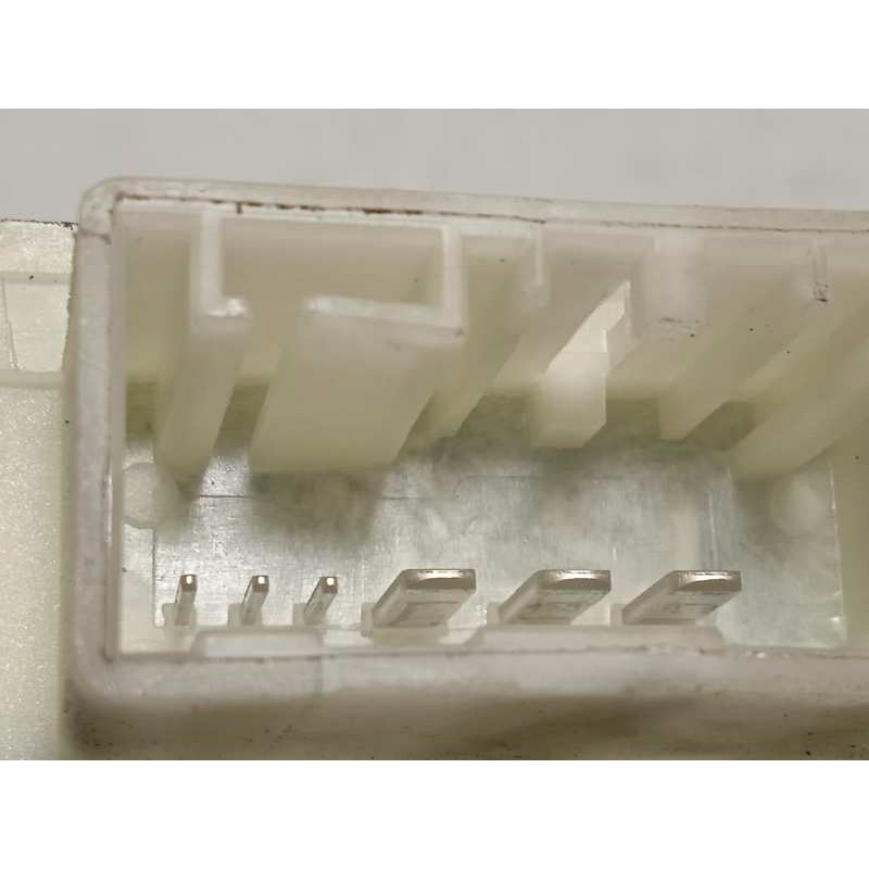 Recambio de elevalunas trasero derecho para skoda fabia 1.0 mpi referencia OEM IAM 6V0959812A  