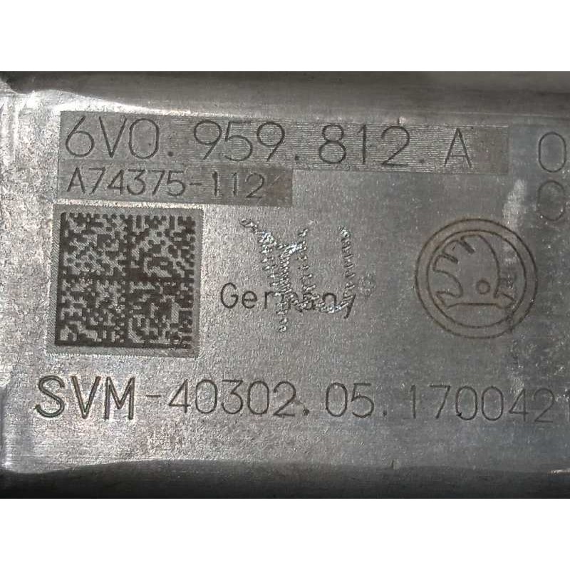 Recambio de elevalunas trasero derecho para skoda fabia 1.0 mpi referencia OEM IAM 6V0959812A  