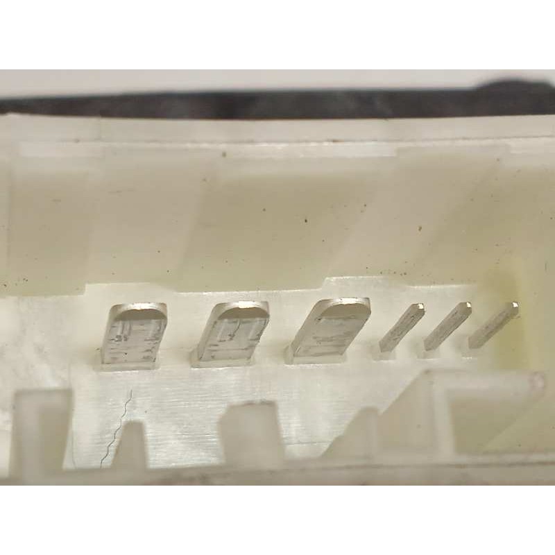 Recambio de elevalunas trasero izquierdo para skoda fabia 1.0 mpi referencia OEM IAM 6V0959811A  