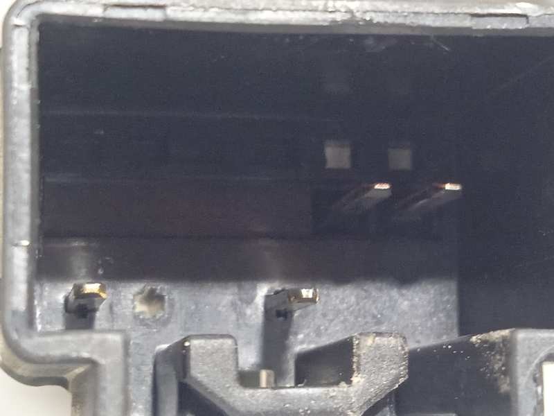 Recambio de cerradura puerta trasera izquierda para mazda 2 lim. (de) 1.3 16v cat referencia OEM IAM D65173310D  