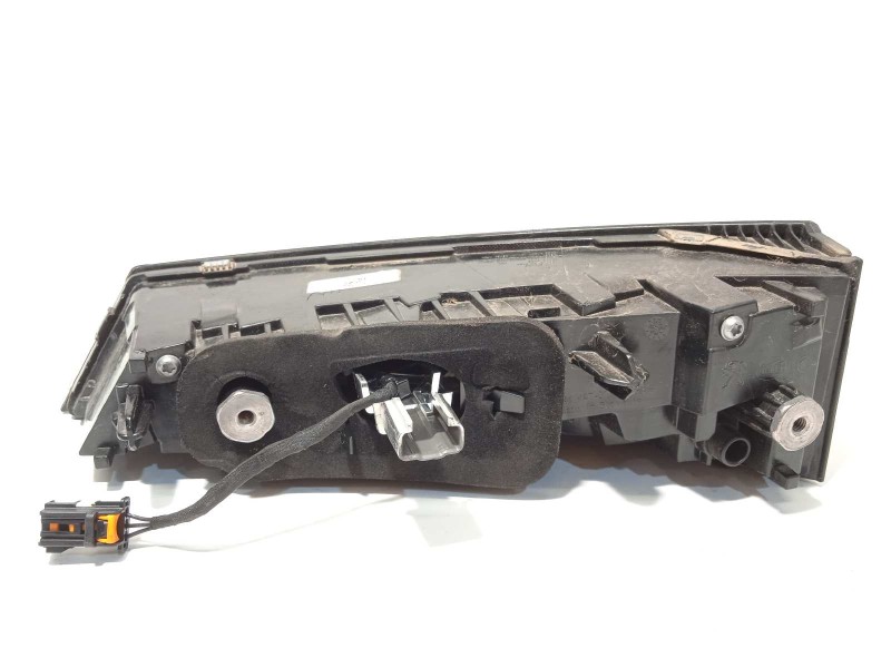 Recambio de piloto trasero izquierdo interior para peugeot 308 1.6 allure hybrid referencia OEM IAM 9835300680  