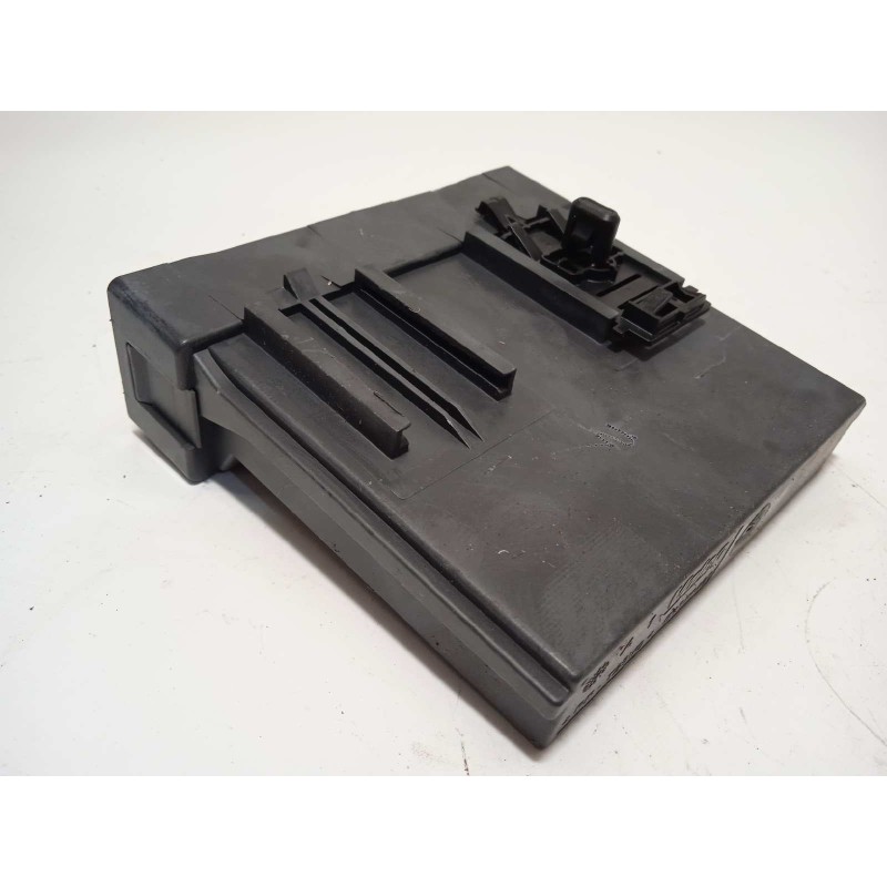 Recambio de centralita luces para peugeot 308 1.6 allure hybrid referencia OEM IAM 9848049380  