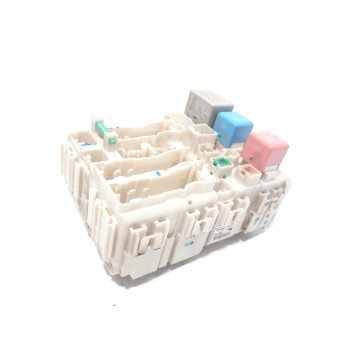 CAJA RELES / FUSIBLES 8273047290 804030571 