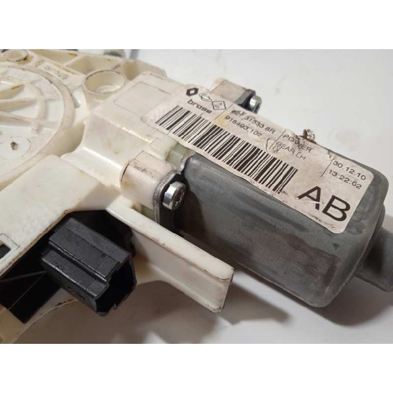 Recambio de elevalunas trasero izquierdo para renault latitude 2.0 dci diesel fap referencia OEM IAM 827210009R  827315338R