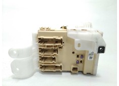 Recambio de caja reles / fusibles para toyota auris 1.8 16v (híbrido) referencia OEM IAM 8273012X81  