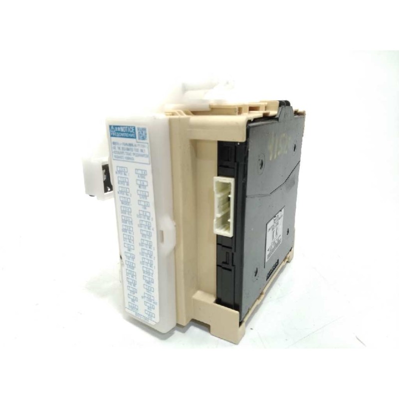 Recambio de caja reles / fusibles para toyota auris 1.8 16v (híbrido) referencia OEM IAM 8273012X81  