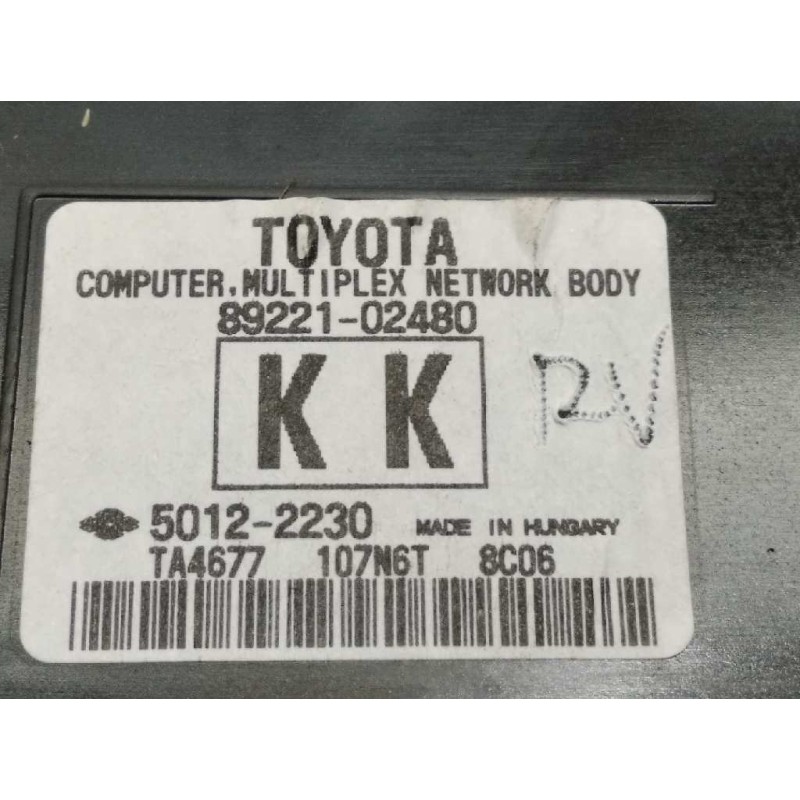 Recambio de caja reles / fusibles para toyota auris 1.8 16v (híbrido) referencia OEM IAM 8273012X81  