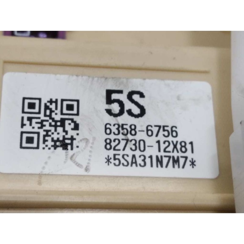 Recambio de caja reles / fusibles para toyota auris 1.8 16v (híbrido) referencia OEM IAM 8273012X81  