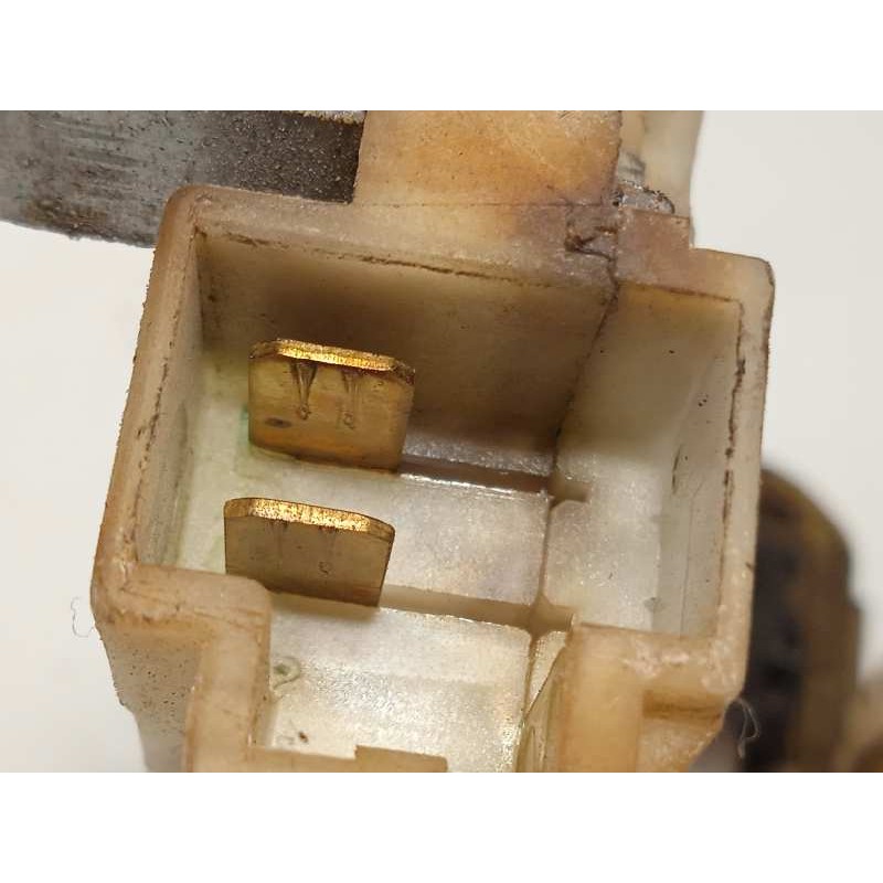 Recambio de cerradura puerta trasera izquierda para nissan terrano/terrano.ii (r20) 2.7 turbodiesel referencia OEM IAM 8255350J0