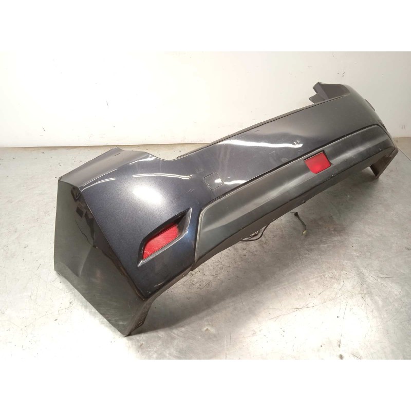 Recambio de paragolpes trasero para subaru impreza g13 1.6 cat referencia OEM IAM 57704FJ030  