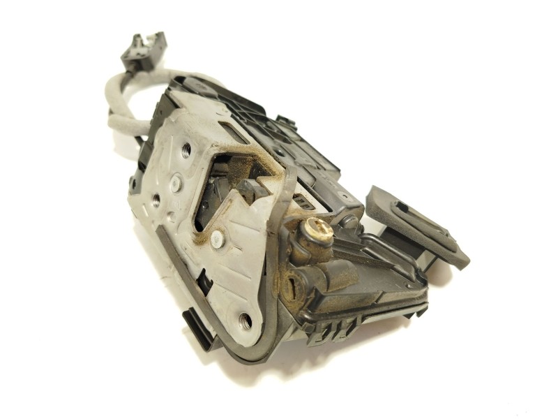 CERRADURA PUERTA TRASERA DERECHA 5TA839016Q 