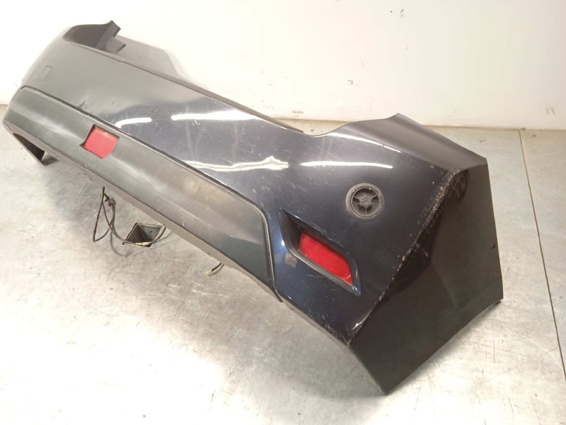 Recambio de paragolpes trasero para subaru impreza g13 1.6 cat referencia OEM IAM 57704FJ030  