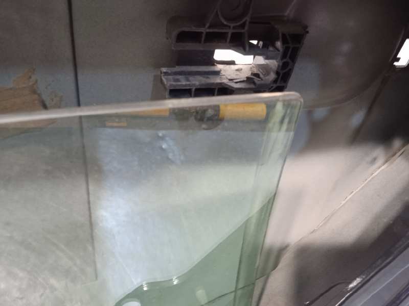 Recambio de puerta trasera derecha para volvo s60 lim. 2.0 diesel cat referencia OEM IAM 32228975  