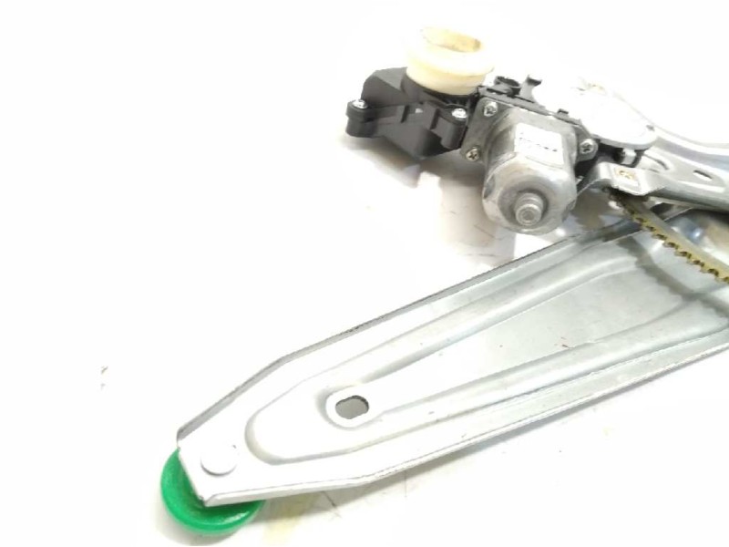 Recambio de elevalunas trasero derecho para toyota auris 1.8 16v (híbrido) referencia OEM IAM 8572002440  6983002430