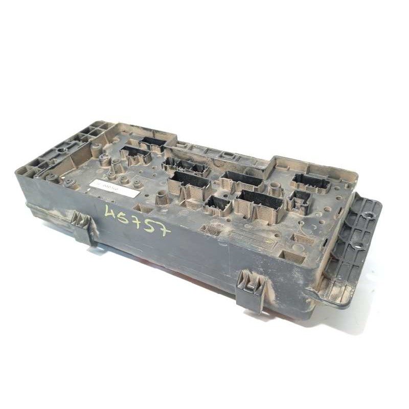 Recambio de caja reles / fusibles para land rover discovery (lt) 2.5 turbodiesel referencia OEM IAM YQE000300  