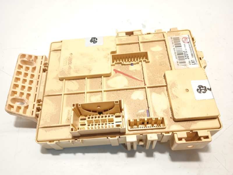 Recambio de caja reles / fusibles para hyundai i40 style referencia OEM IAM 919553Z010  