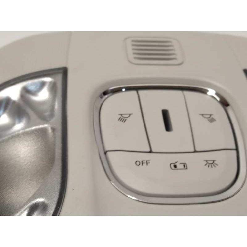 Recambio de luz interior para jeep compass ii longitude 4x2 referencia OEM IAM L0260558AE01  P6QJ10PS4AA6909