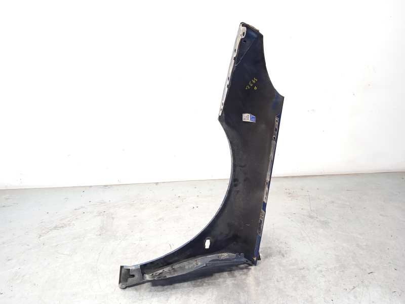 Recambio de aleta delantera derecha para peugeot 407 st sport pack referencia OEM IAM 7841Q9  