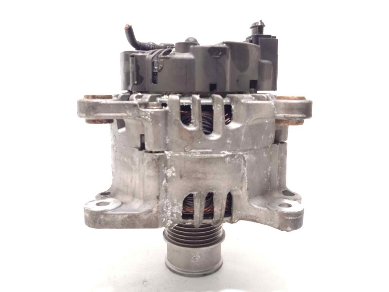 Recambio de alternador para skoda fabia style referencia OEM IAM 04E903015  TG12C280