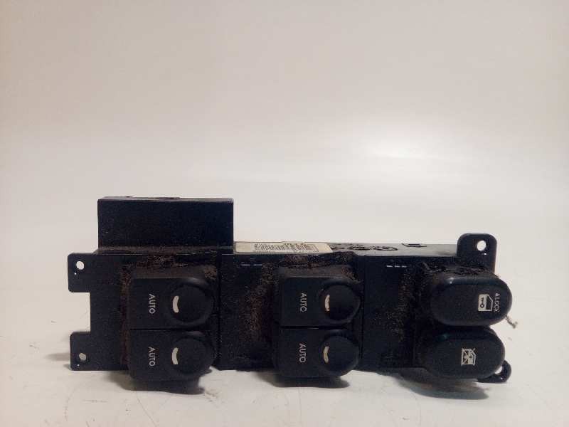 Recambio de mando elevalunas delantero izquierdo para hyundai i30 classic referencia OEM IAM 935702L000  