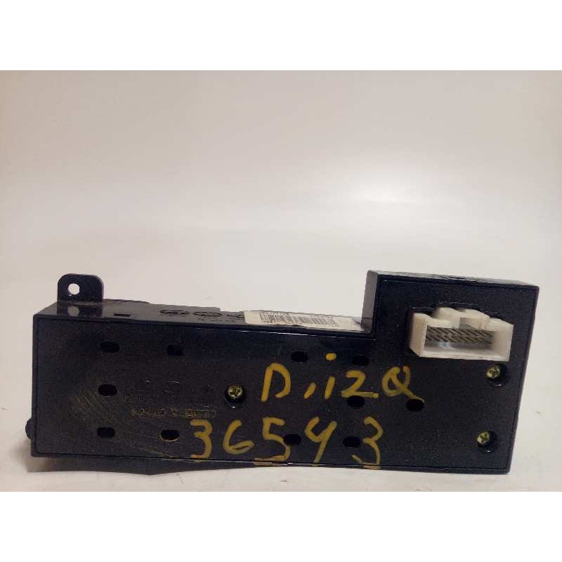 Recambio de mando elevalunas delantero izquierdo para hyundai i30 classic referencia OEM IAM 935702L000  