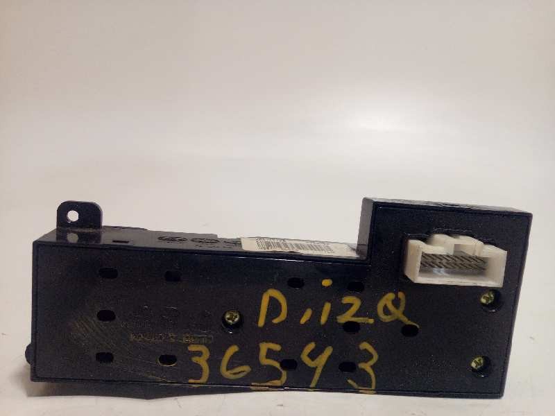 Recambio de mando elevalunas delantero izquierdo para hyundai i30 classic referencia OEM IAM 935702L000  