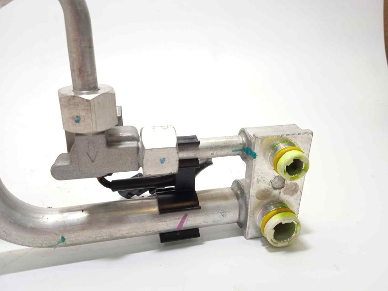 Recambio de tubos aire acondicionado para lynk&co lynk & co 01 1.5 phev referencia OEM IAM 8888948346  