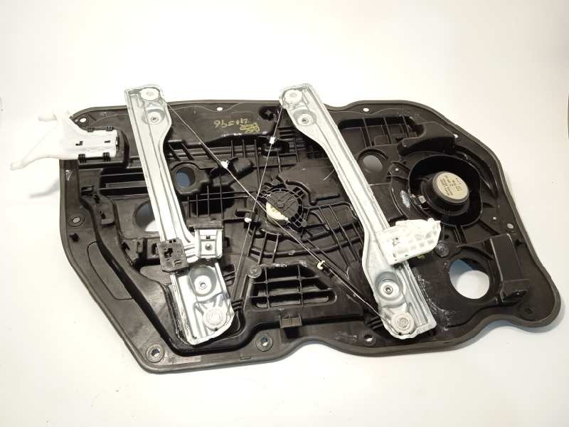 Recambio de elevalunas delantero derecho para kia cee´d 1.6 crdi cat referencia OEM IAM 82480A2111 82481A2000 82460A2010