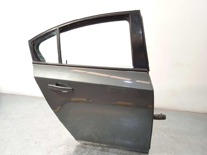 Recambio de puerta trasera derecha para chevrolet cruze ls referencia OEM IAM 95987764  