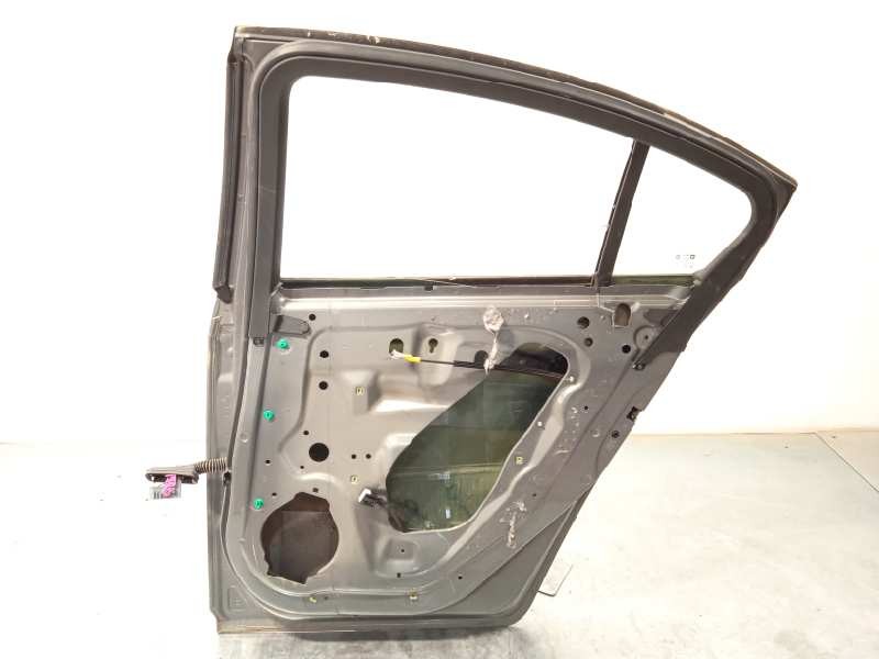 Recambio de puerta trasera derecha para chevrolet cruze ls referencia OEM IAM 95987764  