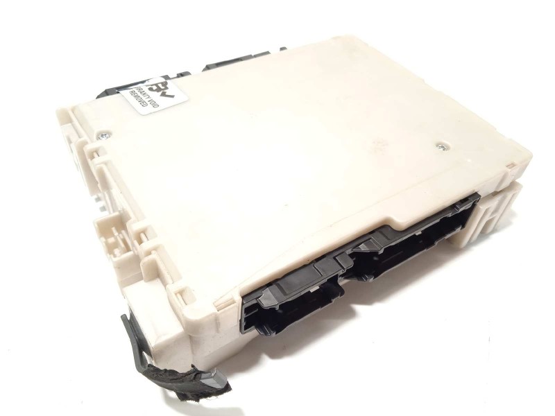 Recambio de caja reles / fusibles para lexus es 300h referencia OEM IAM 8273033Q30  