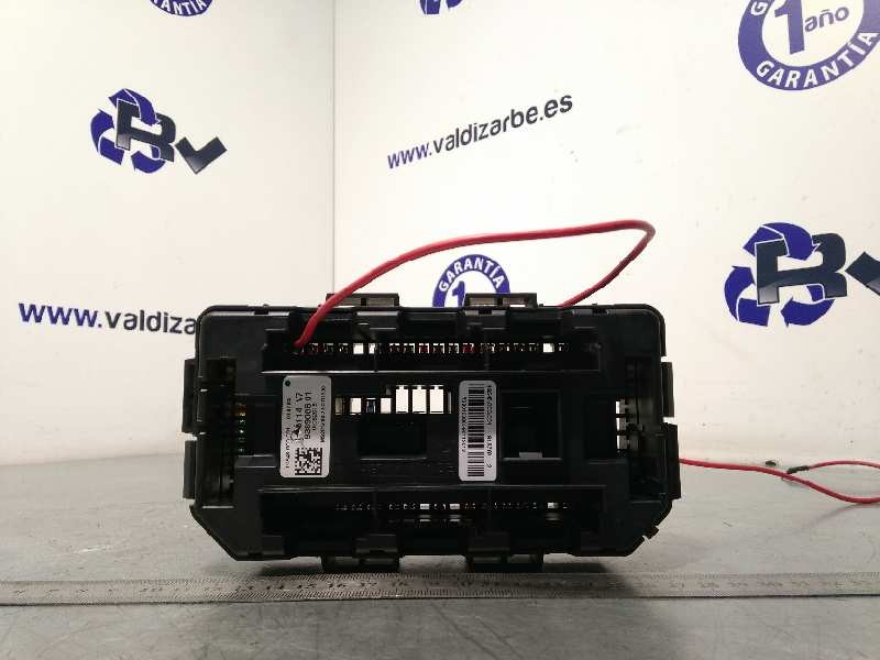 Recambio de caja reles / fusibles para bmw serie 1 lim. (f20/f21) 116d referencia OEM IAM 9389068  61149389068