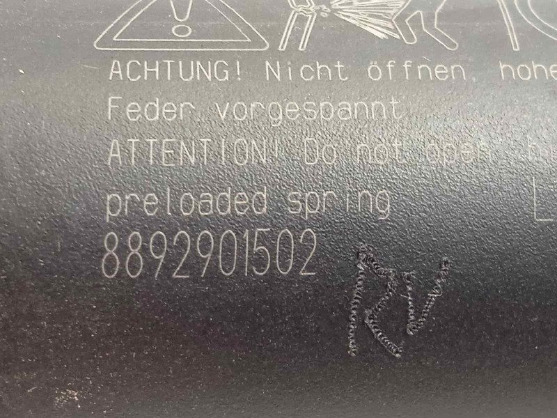 Recambio de amortiguadores maletero / porton para lynk&co lynk & co 01 1.5 phev referencia OEM IAM 8892901502  