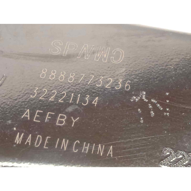 Recambio de brazo suspension superior trasero derecho para lynk&co lynk & co 01 1.5 phev referencia OEM IAM 8888773236  32221134